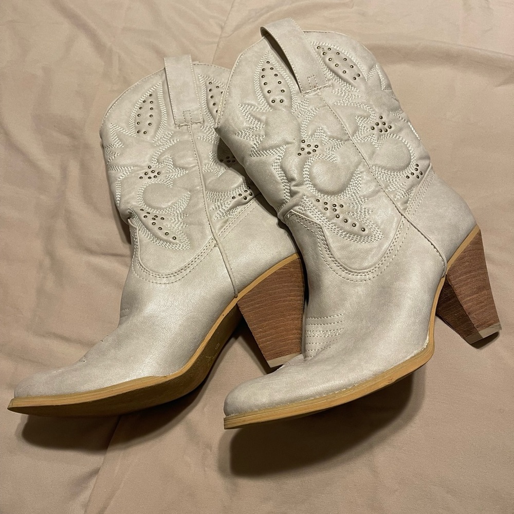 Woman’s Boots